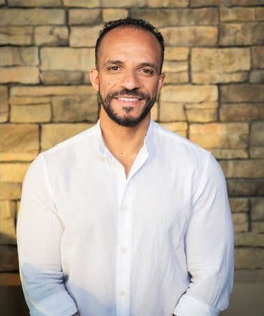 Dr. Mo Omar, Periodontist