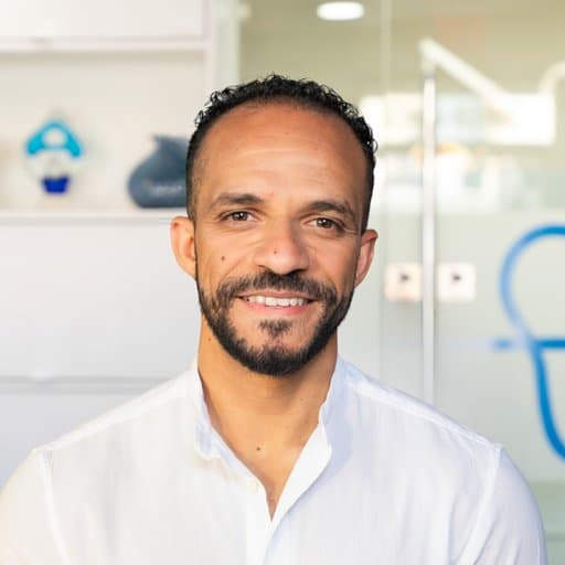Dr. Mo Omar